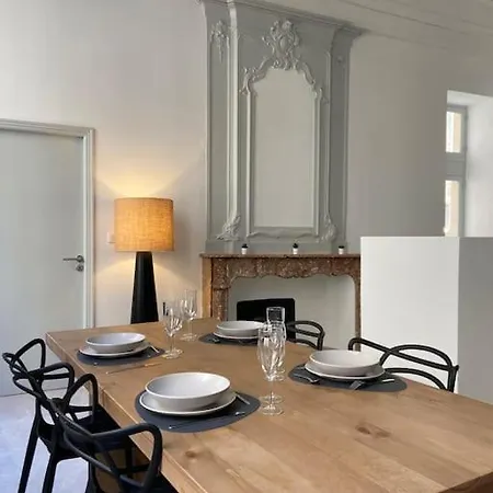 Appartement Avec Ventilateurs Proche Du Palais Des Papes Aviñón Exterior foto